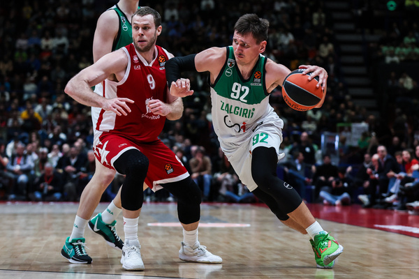 Edgaras Ulanovas #92 of Zalgiris Kaunas (R) competes for the ball against Nicolo Melli #9 of EA7 Emporio Armani Milan (L) during the Turkish Airlines EuroLeague Regular Season Round 11 game between EA7 Emporio Armani Milan and Zalgiris Kaunas at Mediolanum Forum. Final score; EA7 Milan 70 : 83 Zalgiris.