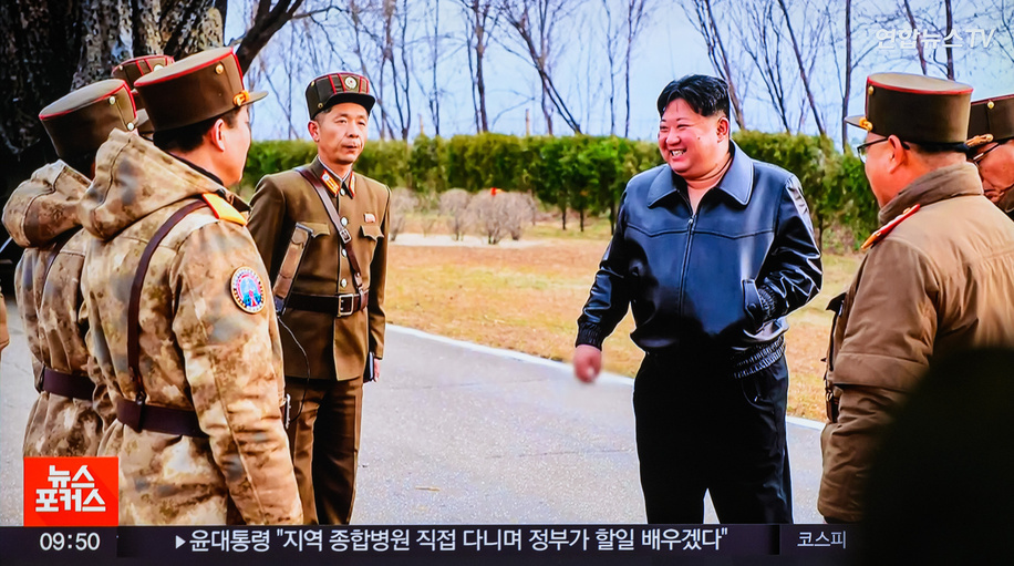 South Korea's 24-hour Yonhapnews TV shows North Korean leader Kim Jong Un(C) inspects the launch of a Hwasongpho-16B, a new type of intermediate-range solid-fueled ballistic missile equipped with a newly-developed hypersonic gliding warhead, on a TV at Yongsan Railroad Station in Seoul. North Korea said on April 3 that it successfully test-fired a new type of intermediate-range solid-fueled ballistic missile equipped with a newly-developed hypersonic glide warhead, adding that all missiles developed by North Korea now have solid fuel and nuclear warhead control capabilities.
North Korean leader Kim Jong Un guided the testing of the Hwasongpho-16B on April 2, according to the Korean Central News Agency (KCNA).
The South Korean military said on April 2 it detected the firing of an IRBM from the North Korea's Pyongyang region and the missile flew about 600 kilometers before falling into the East Sea.