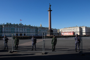 Russian military personnel and employees of the National Guard are seen during the rehearsal of the Victory Parade for May 9 on Palace Square.