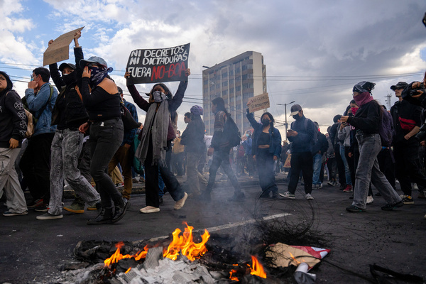 Students march on the street during the demonstration. Students marched peacefully from the Central University to United Nations Avenue, carrying banners and chanting for public education, rights, and social justice. However, the march was quickly suppressed, with authorities responding with tear gas, beatings, and arrests.