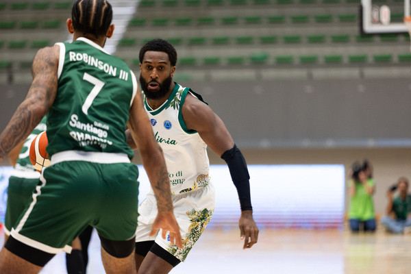 Carlos Marshall of Dinamo Sassari seen in action during the FIBA Europe Cup 2025/26 Group Stage Group G between Sporting CP and Dinamo Sassari at João Rocha Pavillion. Final score Sporting CP 80 : 77 Dinamo Sassari