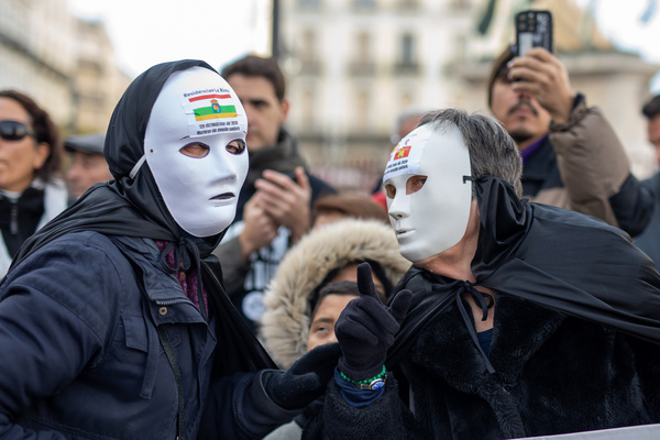Protesters wearing white masks are seen during the demonstration. A demonstration organized by the Nursing Home Movement in Madrid to demand justice for the victims of the pandemic and call for a change in the care model.