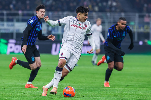 Santiago Castro of Bologna FC seen in action during Serie A 2025/26 football match between FC Internazionale and Bologna FC at San Siro Stadium. Final score; Inter 3:1 Bologna