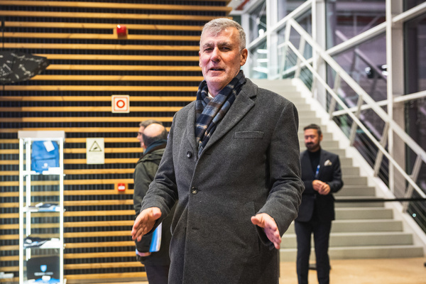 Henrique Gouveia e Melo arrives to participate in the all eleven candidates for the Presidency of the Republic debate at RTP. The presidential campaign is being held from January 04 to 14 and elections will be held in Portugal on January 18, 2026, with a possible second round on February 08, 2026.