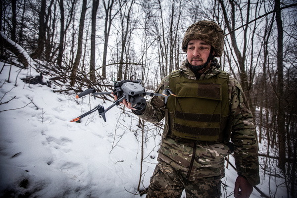 Ukrainian soldier with a reconnaissance drone on the Sumy front.
In the harsh winter conditions, the Ukrainian army uses reconnaissance drones to identify targets and artillery units to strike them.