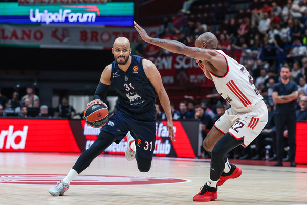 Shavon Shields #31 of EA7 Emporio Armani Milano seen in action during Turkish Airlines EuroLeague 2025/26 Regular Season Round 37 game between EA7 Emporio Armani Milano and FC Bayern Munich at Allianz Cloud. Final score; EA7 Emporio Armani Milan 84 | 94 FC Bayern Munich.
