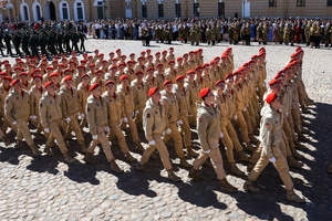 Members of the Yunarmiya organization march on Cathedral Square during the Victory Ball event. A large-scale theatrical reconstruction and flash mob titled "Victory Ball" (Bal Pobedy) takes place on the Cathedral Square of the Peter and Paul Fortress. The event is dedicated to the 81st anniversary of the victory in World War II (WWII). Hundreds of participants, including youth activists, members of the Yunarmia movement, and students in historical and modern military uniforms, perform mass dances and formations. The reconstruction is part of the city-wide celebrations ahead of Victory Day in St. Petersburg.