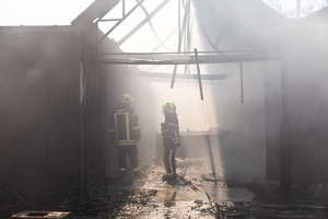 Emergency workers seen extinguishing a destructive fire that erupted following a destructive military attack on the Pochaina bookstore. On the night of August 16, 2026, a massive Russian air strike on Kyiv caused severe destruction and a large-scale fire at the "Pochaina" book market (formerly known as Petrivka) in the Obolon district. The enemy attack completely burned down several rows of trading pavilions containing books and stationery just ahead of the new school year. Emergency response teams worked at the scene to extinguish the blaze, which spread across a vast area. According to preliminary reports from city authorities, at least three people were injured as a result of the overnight attack. The destroyed marketplace had operated in the capital for nearly 30 years and stood as one of the largest hubs for book trade in Ukraine.