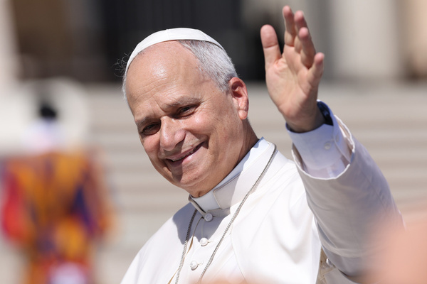 The Pope seen greeting the faithful as he was leaving St. Peter's Square at the end of audience. Pope Leo XIV presides over the Wednesday General Audience in St. Peter's Square.
This morning, thousands of faithful and pilgrims from around the world gathered in St. Peter's Square to participate in the Wednesday General Audience with Pope Leo XIV. A moment of prayer, listening, and communion that filled the square with hope, reflection, and joy.
Pope Leo XIV presides over the Wednesday General Audience in St. Peter's Square.
This morning, thousands of faithful and pilgrims from around the world gathered in St. Peter's Square to participate in the Wednesday General Audience with Pope Leo XIV. A moment of prayer, listening, and communion that filled the square with hope, reflection, and joy.