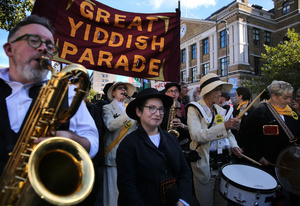 The Great Yiddish Parade join the rally outside Tower Hamlets town hall during the rally. The 90th anniversary of the Battle of Cable Street is commemorated on Sunday 4 October 2026 in the east end of London. Despite the make-up having changed greatly over the last nine decades, thousands still marched through the streets to oppose Fascism and Zionism. In 1936, over 100,000 Jewish residents, Irish dockers, trade unionists, and local working-class communities stood shoulder to shoulder and repelled Sir Oswald Mosley's British Union of Fascists.