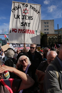 Michael Rosen seen marching under a banner saying ’1936 to Today UK Jews Say No Parasan’ during the rally. The 90th anniversary of the Battle of Cable Street is commemorated on Sunday 4 October 2026 in the east end of London. Despite the make-up having changed greatly over the last nine decades, thousands still marched through the streets to oppose Fascism and Zionism. In 1936, over 100,000 Jewish residents, Irish dockers, trade unionists, and local working-class communities stood shoulder to shoulder and repelled Sir Oswald Mosley's British Union of Fascists.
