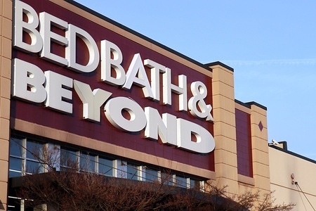 A Bed Bath & Beyond store in Tukwila, Washington.
The company has announced a complex stock offering to help pay down its debt load and avoid a potential bankruptcy filing.