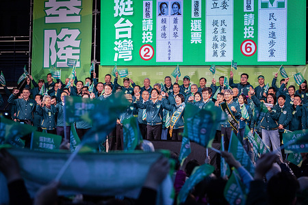 DPP presidential candidate Lai Ching-te, chants slogans during the campaign rally. Entering the last week of the Taiwan Presidential Election 2024, the Democratic Progressive Party (DPP) held a massive rally in Xinzhuang, New Taipei City.