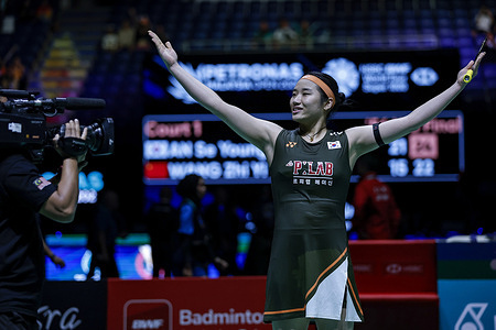 An Se Young of Korea celebrates victory against Wang Zhi Yi of China (not pictured) during the Women's Singles Final match of the Petronas Malaysia Badminton Open 2026 at Axiata Arena. An Se Young won with scores; 21/24 : 15/22.