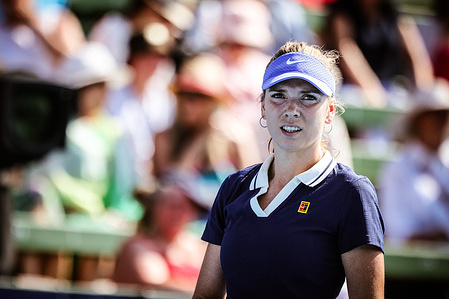 Katie Boulter of Great Britain plays against Elizabeth Mandlik of USA on Day 2 of the 2026 Kooyong Classic Elizabeth Mandlik of USA won Katie Boulter of Great Britain (6-4, 7-6)