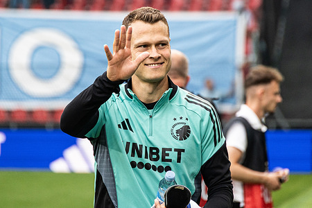 Viktor Claesson #7 of F.C. Copenhagen greet fans prior to the UEFA Champions League 2025/26 Third Qualifying Round Second Leg match between F.C. Copenhagen and Malmö FF at Parken Stadium. Final score: F.C. Copenhagen 5 : 0 Malmö FF.