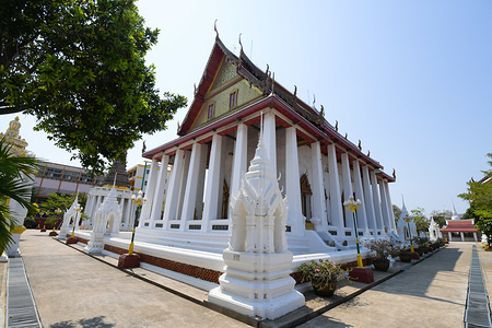 BANGKOK, THAILAND - MARCH 30, 2020:
A temple seen empty of the usual crowded Buddhist worshippers and foreign tourists as the Thai government imposes a state of emergency due to the spread of Coronavirus outbreak.
Thai Public Health Ministry reported 136 new cases patients of coronavirus (Covid-19), raising the total to 1,524 and 9 deaths.