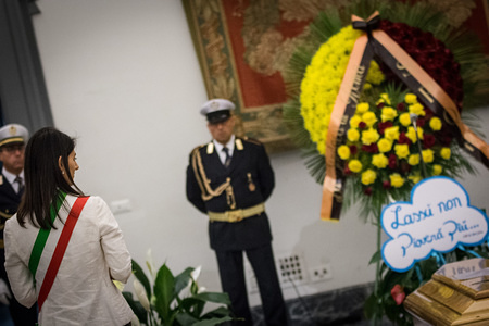 Funeral room the Italian actor Paolo Villaggio set up in the Sala della Promoteca in Capitol

in the pictured Virginia Raggi