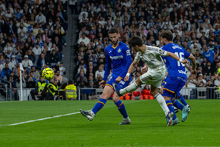 Arda Guller of Real Madrid seen in action during the EA SPORTS La Liga 2025-2026 match between Real Madrid and Getafe, played at the Santiago Bernabéu Stadium. Final score: Real Madrid 0 - 1 Getafe.
