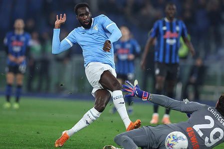 Boulaye Dia of Lazio (R) and Marco Carnesecchi of Atalanta celebrate during the Coppa Italia Frecciarossa 2025-2026 football match between SS Lazio and Atalanta Bergamasca Calcio at Olympic Stadium. Final scores; Lazio-Atalanta 2-2.