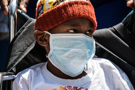 A sick child seen at the demonstration.
Patients from the Dr JM de Los Rios Children's Hospital protest outside the health center demanding medical supplies and the presence of the Minister of Health. 
Relatives denounce lack of medicines, medical supplies and that for these reasons many children have had to discontinue their treatments.