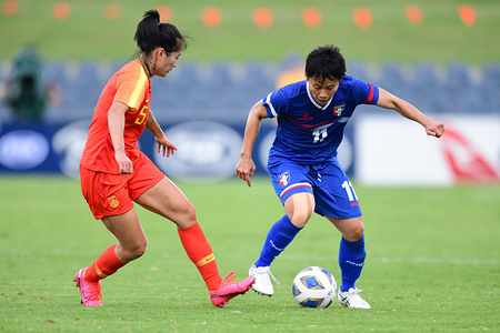 Wu Haiyan (L) and Lin Ya-hui (R) are seen in action during the 2020 AFC Women's Olympic Qualifying Tournament match between China and Chinese Taipei at Campbelltown Sports Stadium in Leumeah.
(Final score; China 5:0 Chinese Taipei).