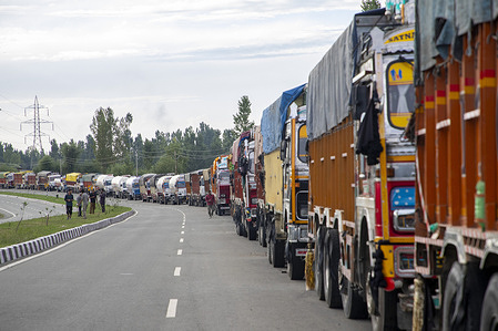 Trucks carrying apples are stranded on the Srinagar-Jammu National Highway in Qazigund, south of capital city Srinagar. Local media reported thousands of vehicles loaded with fruit, mostly apples, getting stuck on the road linking Indian-administered Kashmir with the rest of other roads in India, after landslides and flash floods triggered by torrential rains blocked the route for weeks. The disruption led to crops rotting. Kashmiri apple growers have suffered losses estimated at about $24 million, a figure that continues to rise, dealing a severe blow to the region’s agricultural sector.