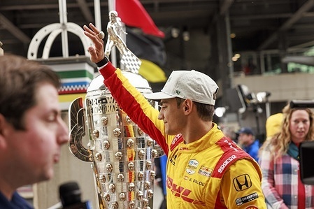 Álex Palou (#10, Chip Ganassi Racing) greets fans during the NTT IndyCar Series 109th Running of the Indianapolis 500 at Indianapolis Motor Speedway.