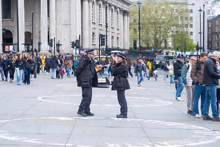 Officers from the Metropolitan Police and other security units seen patrolling Trafalgar Square. This comes ahead of a major protest by Defend Our Juries in support of the banned pro-Palestinian direct action group, Palestine Action.