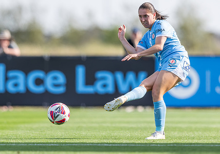 CIty's defender Karly Roestbakken passing the ball midfield during the Women's A-League 2024/25 season round 3 match between Melbourne City and Central Coast Mariners held at Casey Fields on 16-Nov-2024. Final score 2:2. Australian Professional Soccer Women's A-League 2024/25 season round 3 match between Melbourne City and Central Coast Mariners. Draw 2-2.
