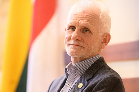 Ales Bialiatski is seen during the meeting in Vilnius. A meeting with prominent Belarusian human rights defender and Nobel Peace Prize laureate Ales Bialiatski took place in Vilnius. Bialiatski was sentenced in Minsk to ten years in prison and spent about 4.5 years behind bars before being released in December 2025 as part of a deal between the Lukashenko government and the United States.