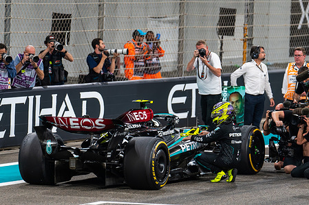 Mercedes AMG Petronas F1 Team's english driver Lewis Hamilton says goodbye to his mercedes for the last time at the Formula One Abu Dhabi Grand Prix at the Yas Marina Circuit.