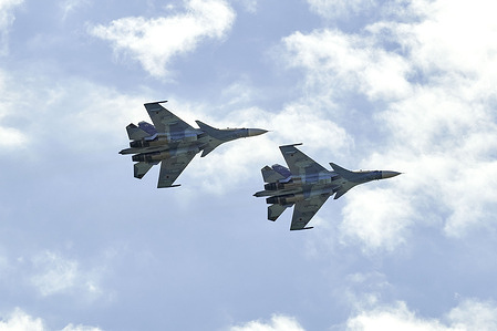 Su-30 naval aviation in close formation in the sky over Zhukovsky.A large-scale program for the 15th MAKS air show was prepared by the aerobatics teams "Russian Knights", "Swifts", "Falcons of Russia" and "Berkuts" representing the Aerospace Forces of the Russian Federation. The pilots of the Russian First Flight aerobatic team and, of course, the guests from India - the SARANG helicopter aerobatic team took their aircraft up into the skies over Zhukovsky.