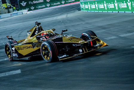 DS Penske driver Stoffel VanDoorne races during the Hankook London Formula E-Prix Race 1 at Excel Centre.