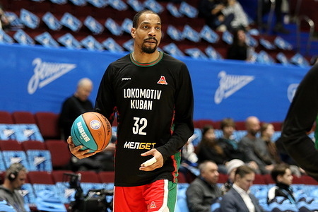 Vince Hunter (32) of Lokomotiv Kuban seen in action during the VTB United League basketball match Regular Season between Zenit Saint Petersburg and Lokomotiv Kuban Krasnodar at kck Arena. Final score Zenit 98 : 69 Lokomotiv Kuban.
