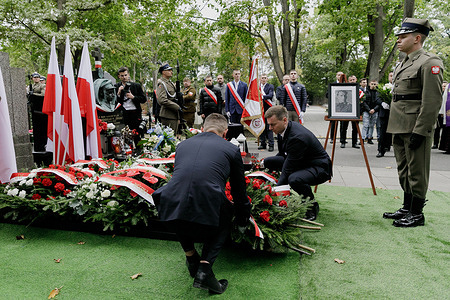 Reburial ceremony of writer Siarhei Piasecki at the Military Cemetery. The funeral of Sergiusz Piasecki, a veteran of the Polish-Bolshevik war, intelligence agent, Home Army soldier and acclaimed writer took place. The ceremony begins with a mass at the Field Cathedral of the Polish Army attended by the President of Poland and state officials. Piasecki’s remains previously resting in Hastings, United Kingdom are reinterred at Powązki Military Cemetery.