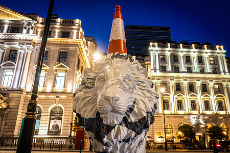 Lion sculpture is pictured in Trafalgar Square and Piccadilly Circus in London.
The sculptures are part of the Lion Trail from the wildlife conservation organization Tusk. Life-sized lion sculptures, designed by famous artists, musicians and comedians, are exhibited on the streets around London to raise awareness of the threats faced by lions and to raise funds for conservation affected by Coronavirus.