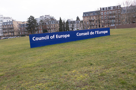 Signage at the entrance to the Parliamentary Assembly of the Council of Europe (PACE) building. The first meeting of a new dialogue platform between the Parliamentary Assembly of the Council of Europe (PACE) and Russian democratic forces in exile was held in Strasbourg on the sidelines of the Assembly’s winter plenary session. Established in October last year, the platform aims to promote two-way dialogue between PACE members and Russian opposition figures on democracy, human rights, and Russia’s future. Opening the meeting, PACE President Petra Bayr voiced support for Russians opposing the war and respecting Ukraine’s territorial integrity, emphasizing Europe’s willingness to assist democratic transformation, with the next meeting expected during the Assembly’s April session.