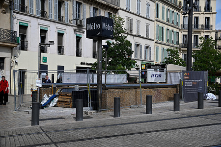 View of the entrance of Castellane metro station on the rue de Rome side closed for works. The Castellane metro station in Marseille is undergoing a major modernization project under the “Renov’ Stations” program to improve security and comfort. As part of the work, the Rue de Rome entrance has been closed since Feb. 10, 2026, with passengers redirected to other station access points. The station continues operating and connecting both metro lines during the renovations, with the entrance expected to reopen in June 2026.