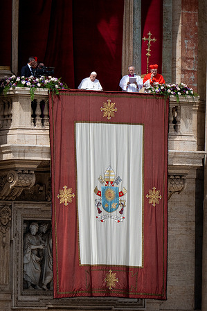 Vatican City, Vatican - 20/04/2025 12:12:47: Pope Francis delivers his traditional ‘Urbi et Orbi’ Blessing from the balcony of St. Peter's basilica overlooking St. Peter's Square in Vatican City.