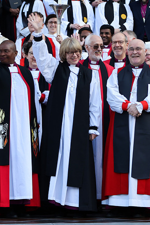 Dame Sarah Mullally (C) poses with bishops on the Great West Steps of St Paul’s Cathedral after her confirmation of election as the 106th Archbishop of Canterbury. On January 28, 2026, Sarah Mullally was officially confirmed as the 106th Archbishop of Canterbury during the “Confirmation of Election” ceremony at St Paul’s Cathedral, becoming the first woman to lead the Church of England in its 1,400-year history. The legal and liturgical service, presided over by the Archbishop of York, formally marked her succession to Justin Welby. Mullally pledged to lead with “calmness, consistency, and compassion,” and will be formally installed at Canterbury Cathedral on March 25, 2026.