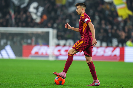 Stephan El Shaarawy of AS Roma seen in action during Serie A 2025/26 football match between Juventus FC and AS Roma at Allianz Stadium. Final score; Juventus 2 | 1 Roma.