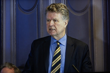 Senator Dr. Boris Dittrich, First Vice President of the Dutch Senate, addresses the conference in The Hague, condemning Iran’s record-high executions and state-sponsored terrorism. A human rights conference marking the International Day for the Elimination of Violence Against Women gathered Dutch senators, European dignitaries, UN experts, and Iranian associations to address the surge in executions targeting women and political prisoners in Iran. Organized by FOFI-NL and the Union of Iranian Associations, the event featured an online keynote by Maryam Rajavi, urging Europe to condition relations with Tehran on halting executions and blacklisting the IRGC.