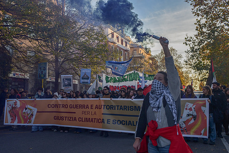 A banner is displayed during the USB national demonstration against war policies and in support of Palestine.