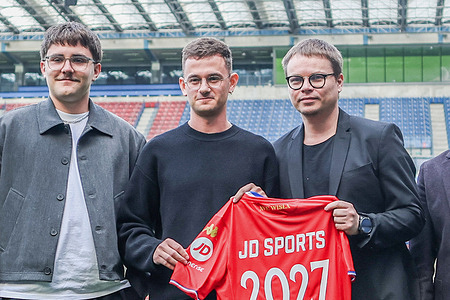 Karol Kisielewski of JD (C) and Jaroslaw Krolewski of Wisla Krakow(R) seen during a press conference Wisly Krakow (presentation of the new JD sponsor) at Synerise Arena.