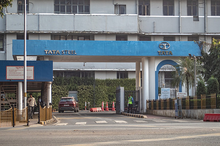 View of the entrance of Tata Steel Ltd. plant in Jamshedpur, marking the gateway to one of the company’s key steel production facilities. Tata Steel India reported a 7% year-on-year rise in crude steel production in Q2 FY26 following furnace relining at its Jamshedpur plant, anchoring the company’s global output amid strong domestic demand. In Europe, Tata Steel Netherlands’ IJmuiden plant faces pressure to curb toxic emissions, with activists protesting and a proposed €6.5 billion decarbonisation plan backed by the Dutch government. Meanwhile, the Port Talbot, UK, site is undergoing construction of an electric arc furnace (EAF) to transition to cleaner steelmaking, reflecting the company’s global push for sustainable operations.