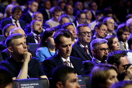 Visitors and participants seen during the plenary session Focusing on long-term growth: how not to pass up opportunities of the Financial Congress of the Bank of Russia at the BKZ Oktyabrsky .