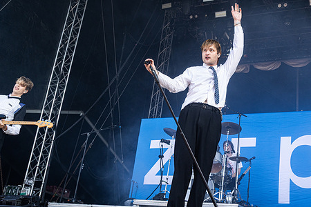 Lead singer Emil Vammen, of the Danish band Zar Paulo performs live on the Over Havet – Over the Sea at Syd For Solen 2025. Syd For Solen or South of the Sun takes place in Valbyparken in Copenhagen on August 7, 8, and 9. This will be the 4th edition of the festival.