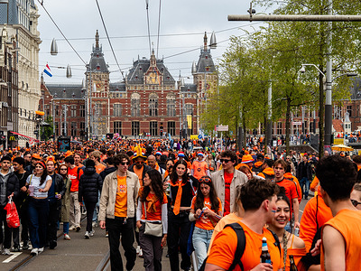 People of all ages seen arriving at the city to celebrate the King's Day, the country's biggest and most colorful festivity was celebrated with orange as people enjoy the parties on the streets. In the afternoon, some parts of the city were too crowded, so the municipality advised visiting other places.