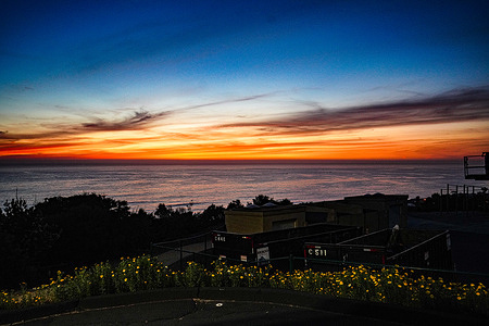 General view of sunset at Sunset Cliffs in San Diego.
